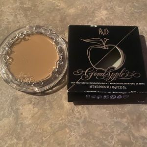 Kat Von D Good Apple Foundation 27